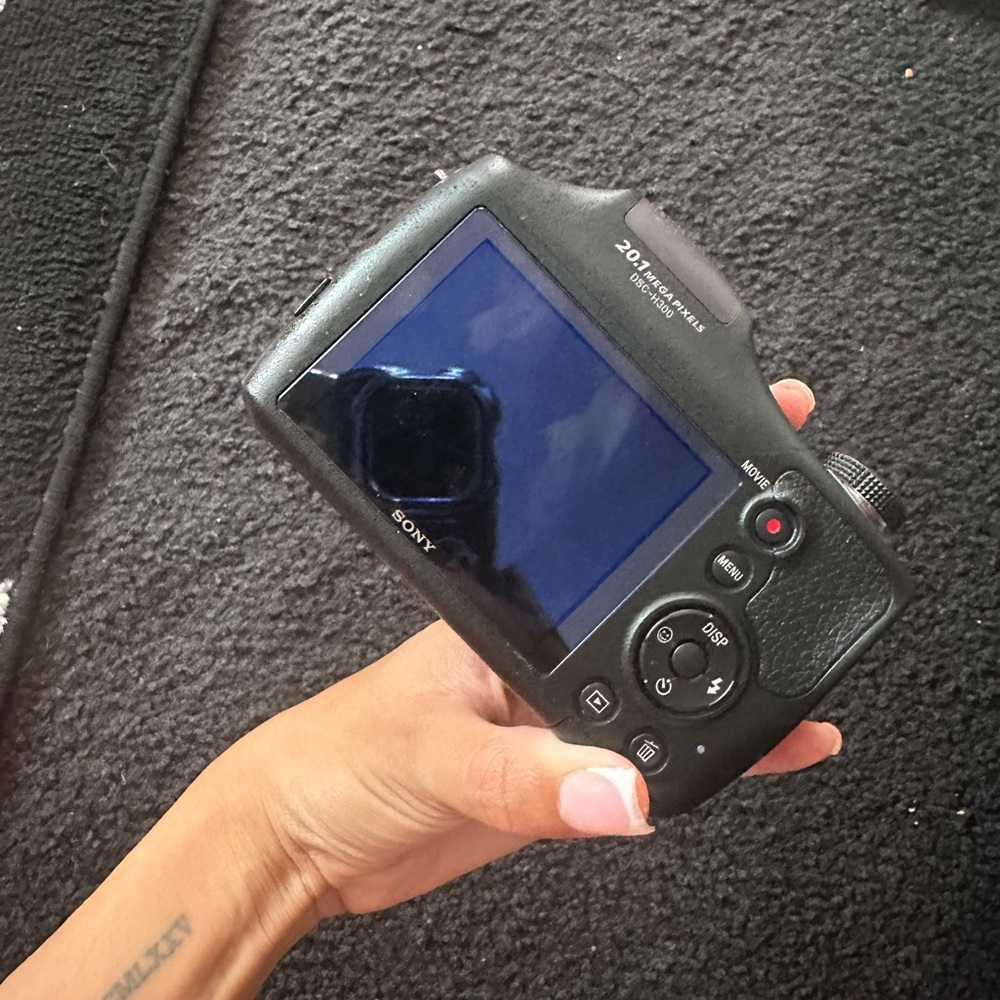 Sony camera - Picture 3 of 3
